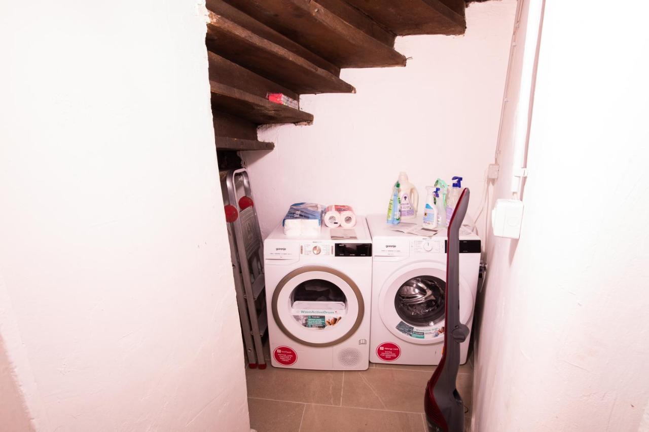 Deznik Hostel Ljubljana Bagian luar foto
